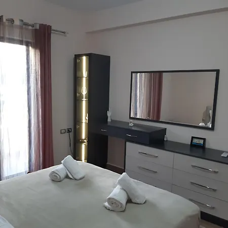 Ari Villa