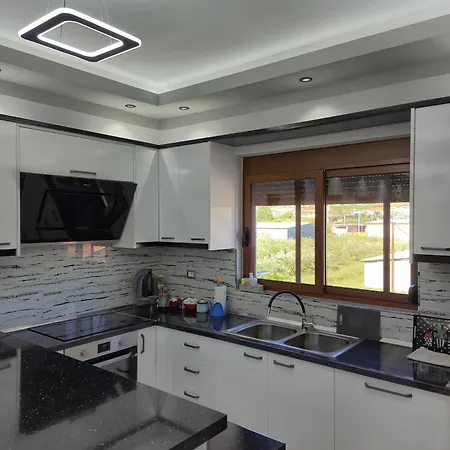 فيلة Ari بيرات