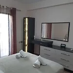 Ari Villa