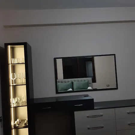 فيلة Ari *